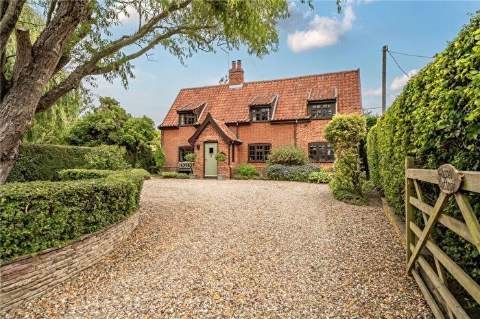 4 Bedroom Detached House For Sale In Topcroft Street, Topcroft, Bungay, Norfolk, NR35