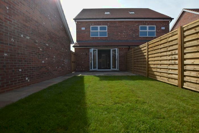 3 Bedroom Semi-Detached House To Rent In Appledore Crescent, Scunthorpe, DN17