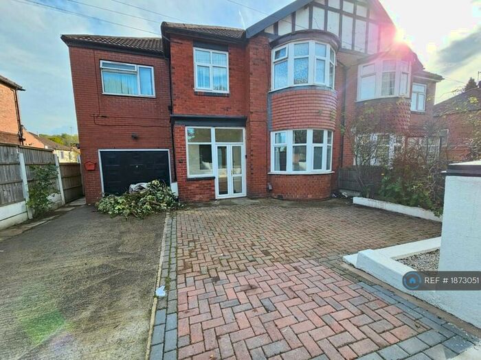 3 Bedroom Semi-Detached House To Rent In Middleton Road, Manchester, M8