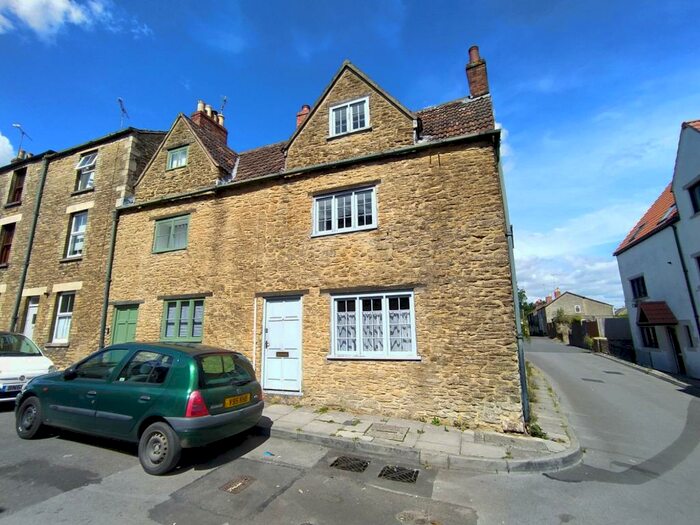 3 Bedroom House To Rent In Naishs Street, Frome, BA11