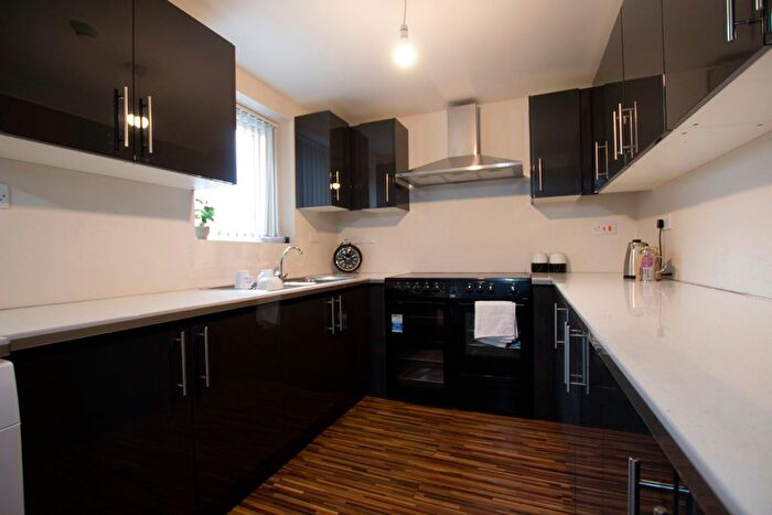 6 Bedroom Terraced House To Rent In Ossory Street, Manchester, M14