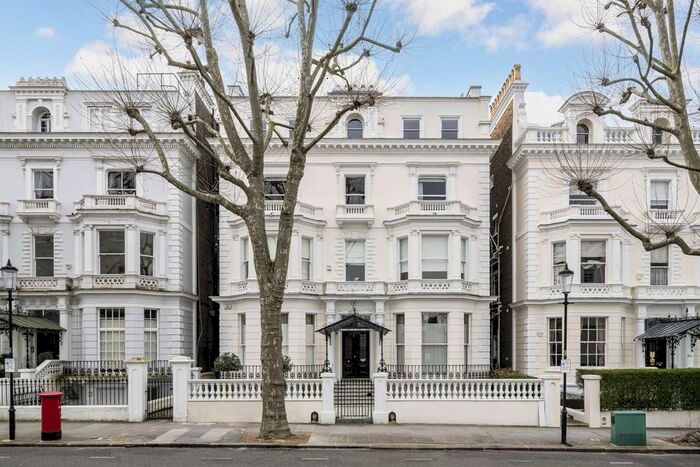 3 Bedroom Property To Rent In Holland Park, London, W11