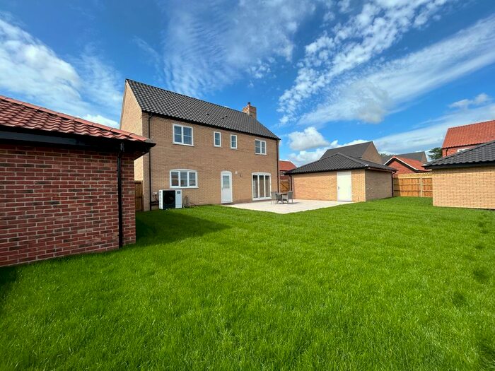 4 Bedroom Property To Rent In Poppy Way, Great Ellingham, Attleborough, NR17