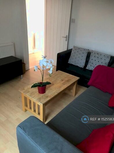 5 Bedroom Terraced House To Rent In De Beauvoir Road, Reading, RG1