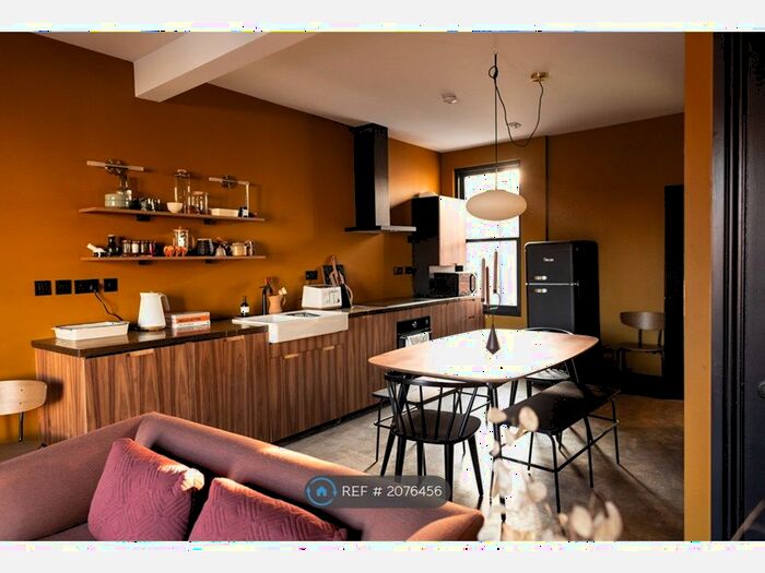 2 Bedroom Flat To Rent In Beech Road, Manchester, M21