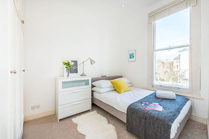 1 Bedroom Flat To Rent In Oxford Gardens, North Kensington, London, W10