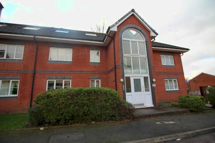 2 Bedroom Flat To Rent In Broadoaks, Bury, BL9