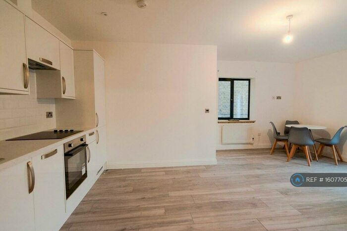 1 Bedroom Flat To Rent In Stamford Hill, London, N16