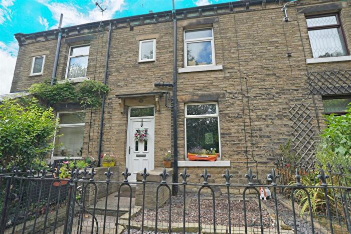 2 Bedroom Terraced House For Sale In Park Road, Elland, HX5