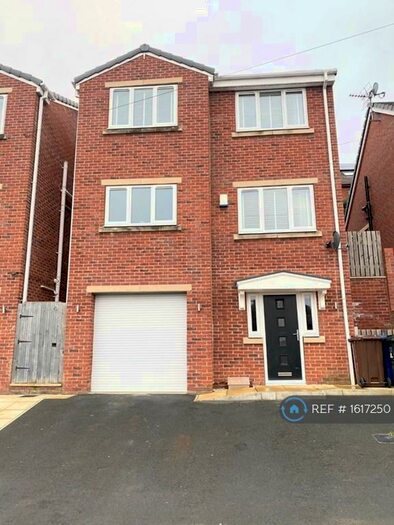 4 Bedroom Detached House To Rent In Worsbrough Road, Blacker Hill, Barnsley, S74