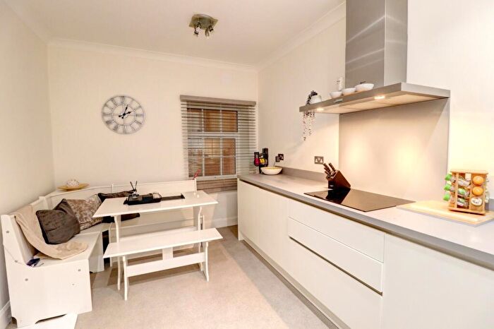 1 Bedroom Apartment For Sale In The Water Gardens, De Havilland Drive, Hazlemere, High Wycombe, HP15