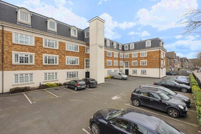 3 Bedroom Flat To Rent In Tweedy Road Bromley, BR1