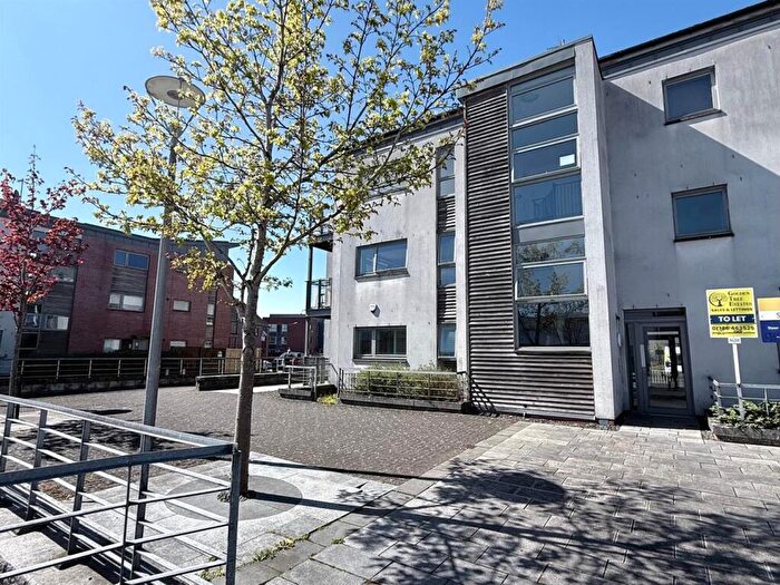 2 Bedroom Flat To Rent In Drip Road, Stirling, FK8