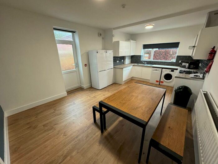 6 Bedroom Terraced House To Rent In Sandyford Road, Newcastle Upon Tyne, NE2