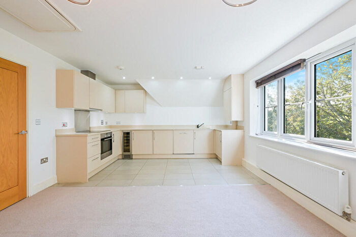2 Bedroom Apartment To Rent In Flat, Waterhouse Lane, KT20