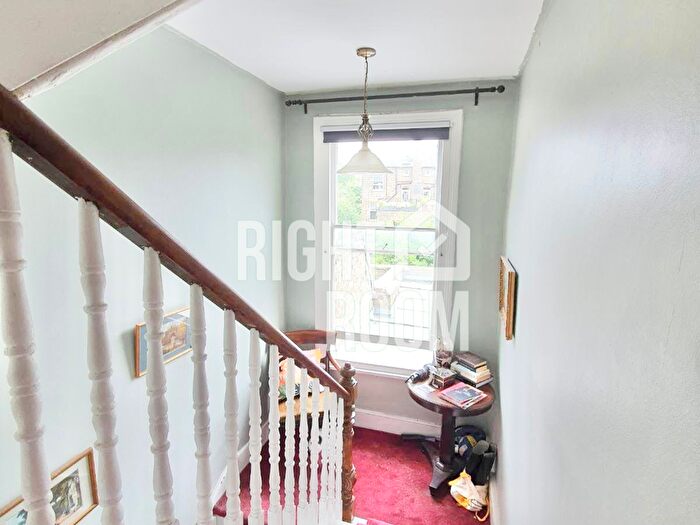 1 Bedroom Flat To Rent In St. Georges Avenue, London, N7