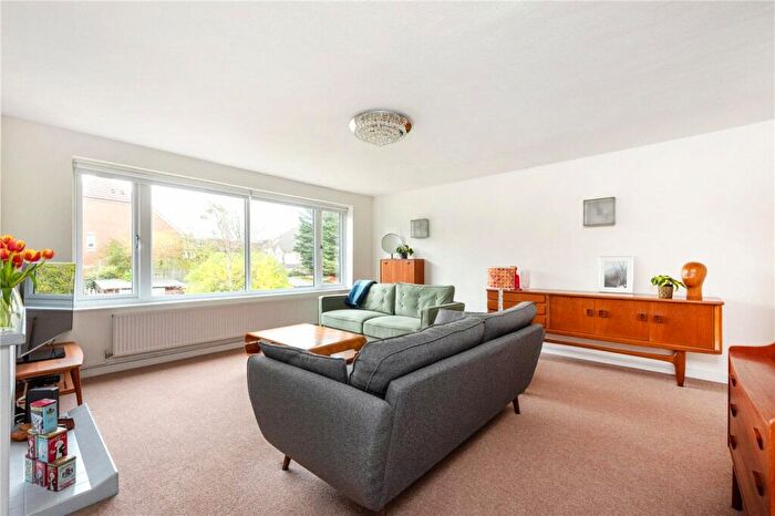 2 Bedroom Apartment To Rent In Redbourne Avenue, Finchley, London, N3
