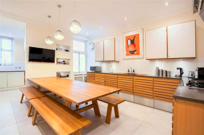 3 Bedroom Flat To Rent In Sevington Street, London, W9