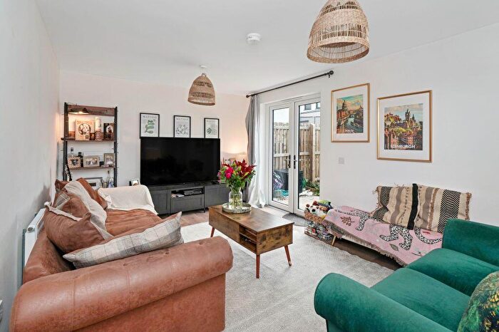 3 Bedroom End Of Terrace House For Sale In Sandilands Road, Craigmillar, Edinburgh, EH16