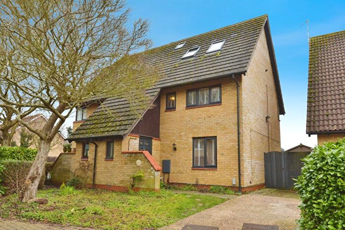 4 Bedroom Semi Detached House For Sale In Thrupp Close, Castlethorpe, Milton Keynes, MK19