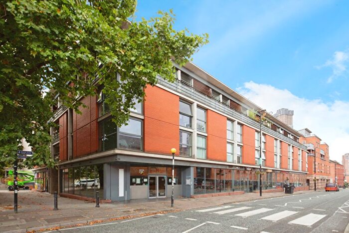 2 Bedroom Flat For Sale In Liverpool Road, Manchester, Lancashire, M3