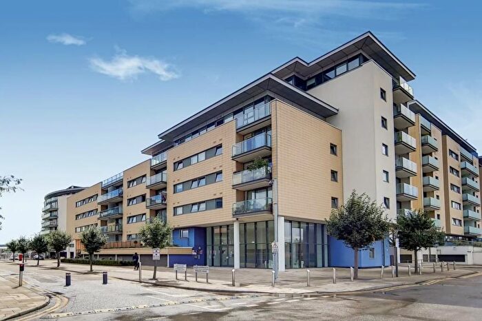 2 Bedroom Flat To Rent In Basin Approach, London, Newham, E16