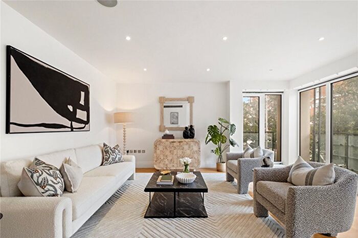 3 Bedroom Flat For Sale In Drayton Gardens, London, SW10