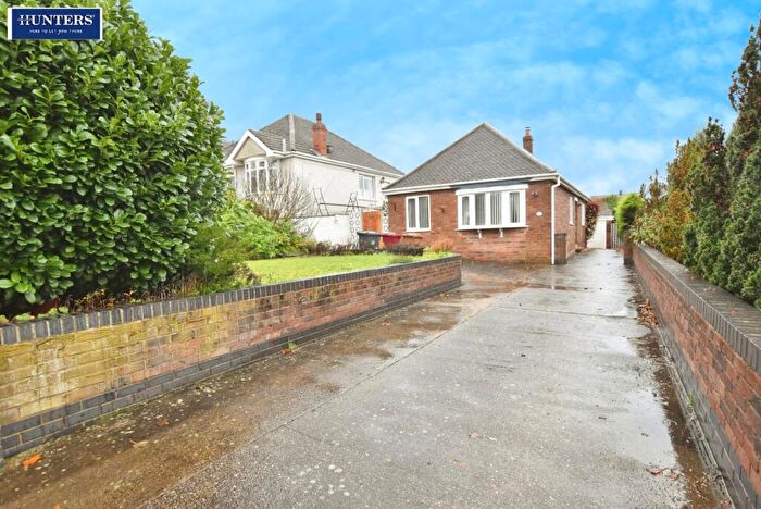 3 Bedroom Detached Bungalow For Sale In Moorwell Road, Scunthorpe, DN17