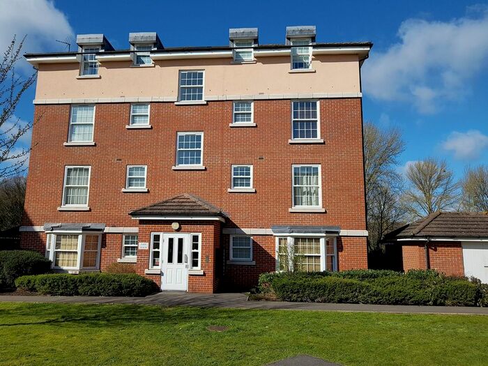 2 Bedroom Flat To Rent In Merrifield Court, Welwyn Garden City, AL7