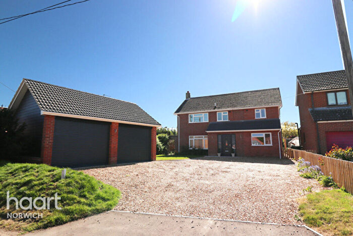 5 Bedroom Detached House To Rent In The Street, Norwich, NR14