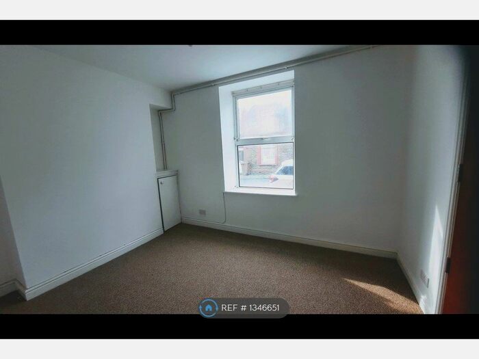 1 Bedroom Flat To Rent In William Street, Trethomas, Caerphilly, CF83