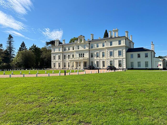 2 Bedroom Apartment For Sale In Wills Crescent, Leybourne, West Malling, ME19