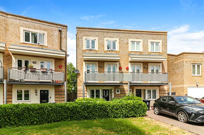 3 Bedroom Town House For Sale In Malkin Way, Watford, WD18