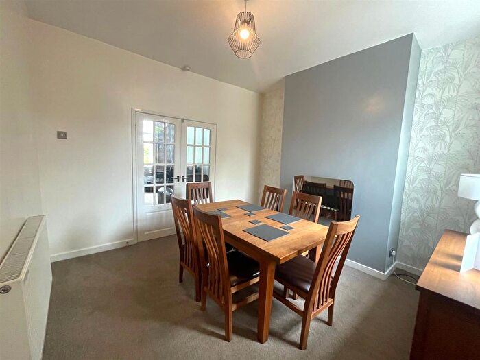 2 Bedroom End Of Terrace House For Sale In Manchester Road, Westhoughton, BL5