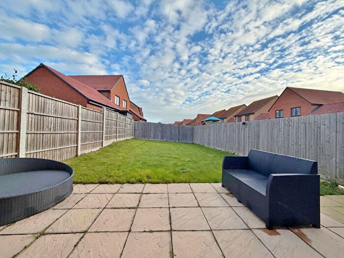 3 Bedroom Semi-Detached House For Sale In Chalk Way, Drayton, PO6