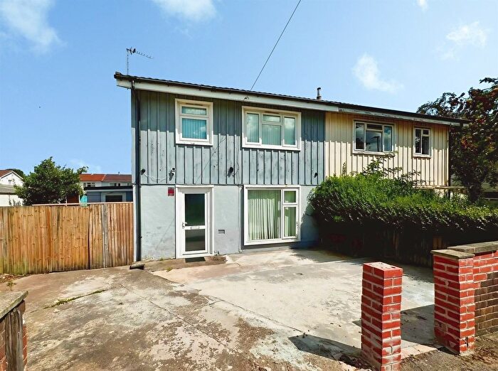 3 Bedroom Semi Detached House For Sale In Wootton Close, Nottingham, NG8