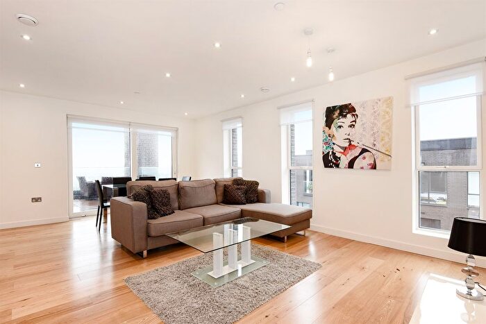 3 Bedroom Flat To Rent In The Moore, East Parkside, Lower Riverside, Greenwich Peninsula, SE10