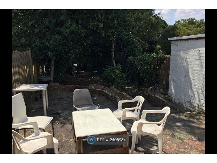 4 Bedroom Semi-Detached House To Rent In Kingston Road, Kingston, KT3