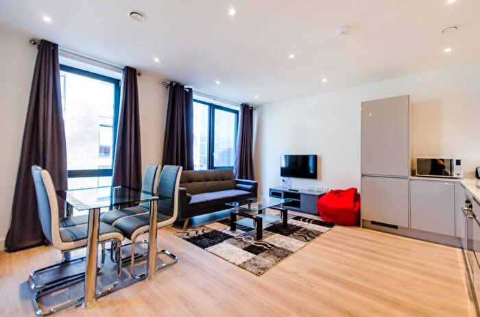 1 Bedroom Flat To Rent In Sailors House, Poplar, London, E14