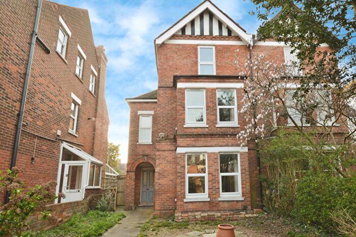 5 Bedroom House To Rent In Beachborough Road, Folkestone, CT19