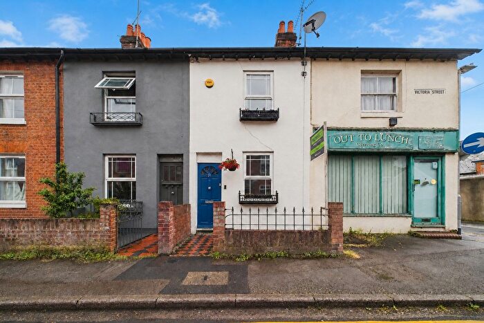 2 Bedroom Terraced House For Sale In Victoria Street, Reading, Berkshire, RG1