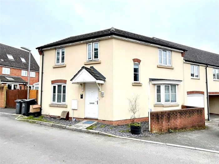 3 Bedroom Semi-Detached House To Rent In Daisy Brook, Royal Wootton Bassett, Swindon, SN4