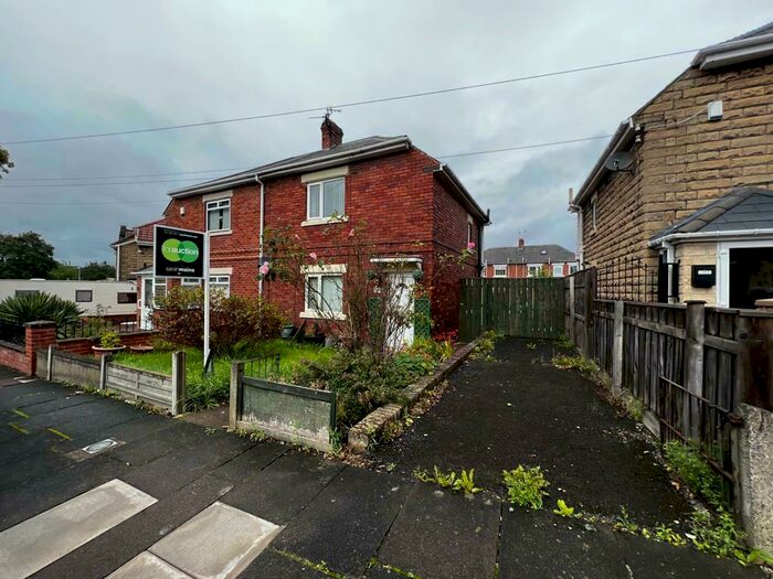 2 Bedroom Semi-Detached House To Rent In Chepstow Garden, Gateshead, NE8