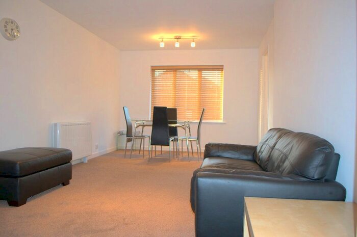 2 Bedroom Flat To Rent In Rectory Lane, Tooting, London SW17