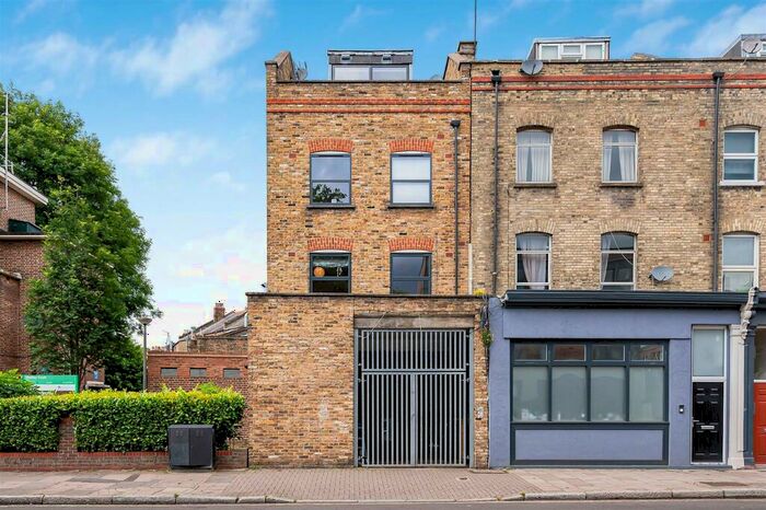 2 Bedroom Flat To Rent In Hanley Road, Finsbury Park, N4