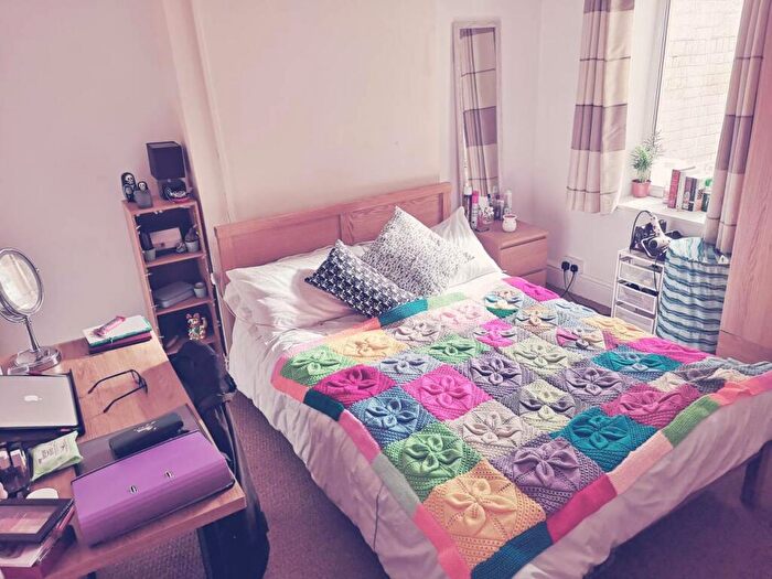 5 Bedroom House To Rent In Strathnairn Street, Cathays, Cardiff, CF24