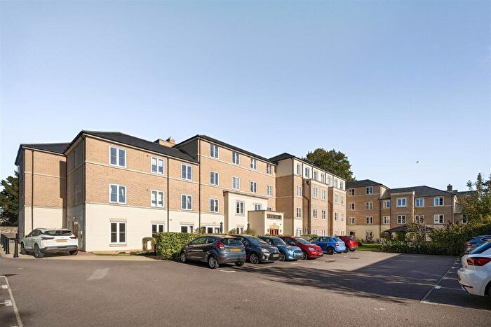 2 Bedroom Retirement Property For Sale In Chelmer Lodge, Chelmsford, CM2