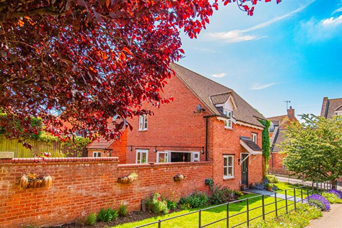 4 Bedroom Detached House For Sale In Padmans Close, Mawsley, Kettering, NN14