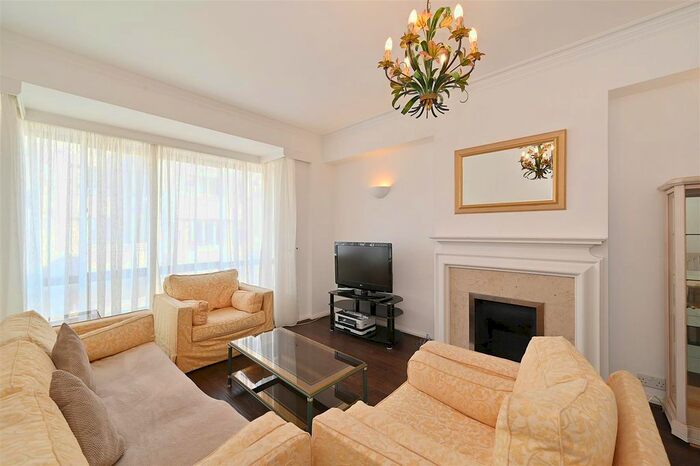 2 Bedroom Flat To Rent In Porchester Gate, Hyde Park, London, W2