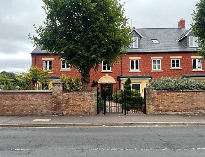 2 Bedroom Flat For Sale In Flat Bluebell Court, High Street, Tettenhall, Wolverhampton, WV6